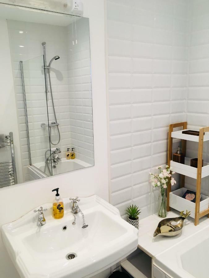Elegant Spacious Apartment In Heart Of St Leonards Хейстингс Екстериор снимка